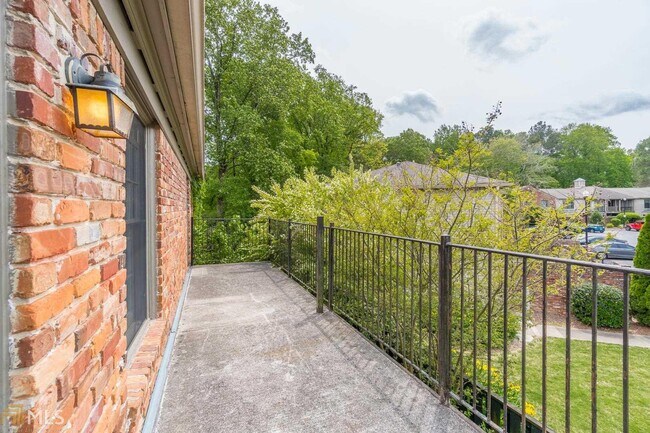 Building Photo - 3097 Colonial Way