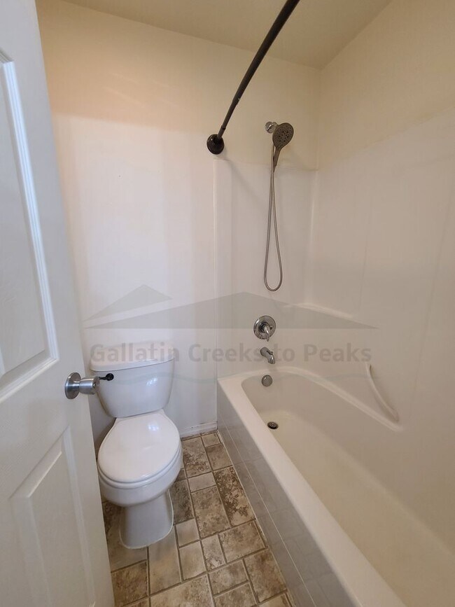 Building Photo - 1098 Longbow Ln