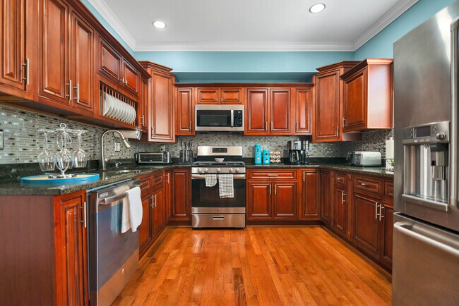 Building Photo - 5213 D St SE