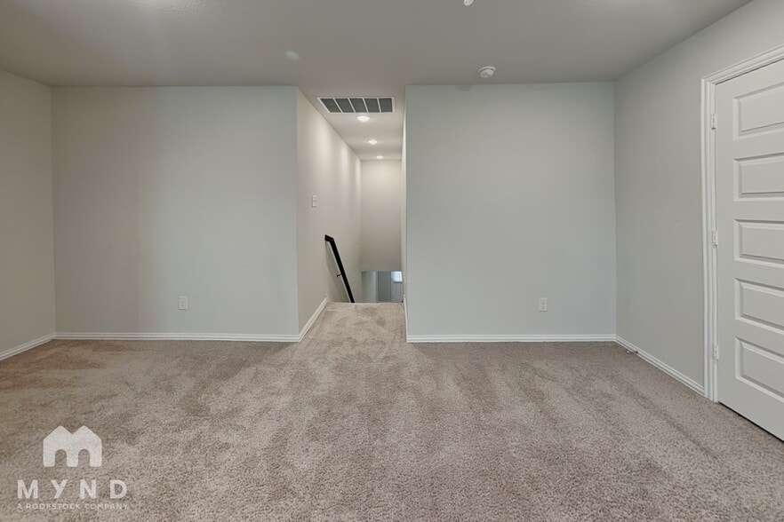 Building Photo - 545 Meadow Run Dr