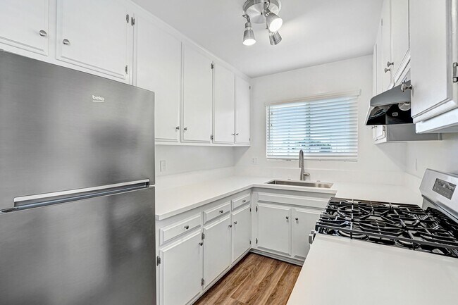 Building Photo - 422 Hill St