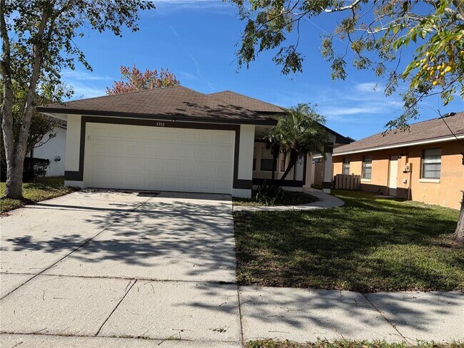 Building Photo - 4352 Sandhurst Dr