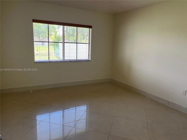 Building Photo - 4101 SW 148th Pl