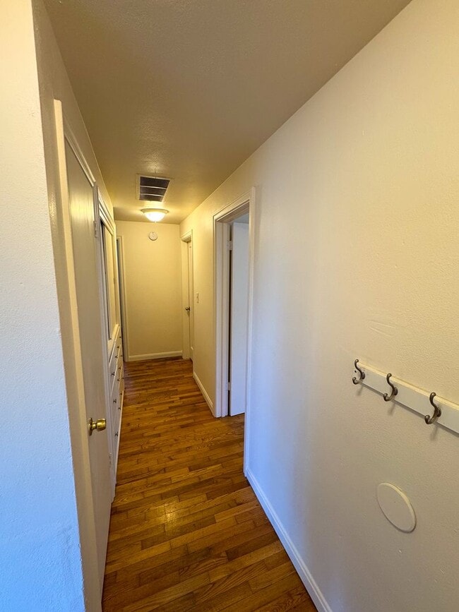 Building Photo - 3-bedroom, 1.5-bath home in Santa Clara