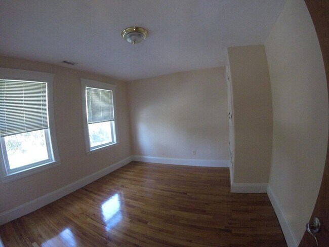 Building Photo - 17 Clewley Rd