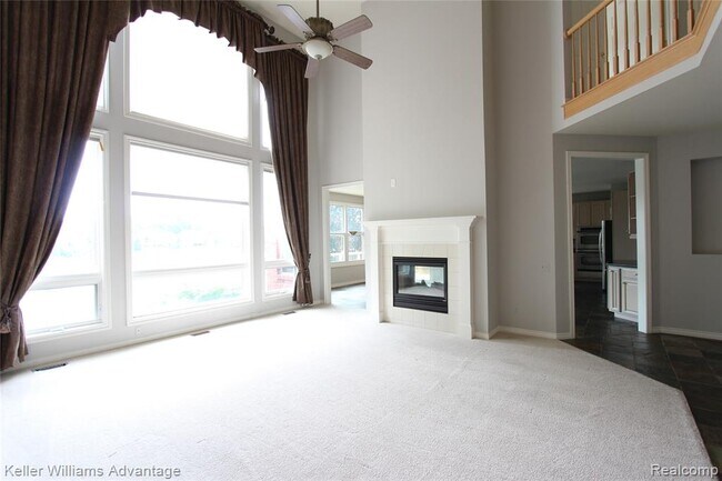 Building Photo - 18547 Clairmont Cir E