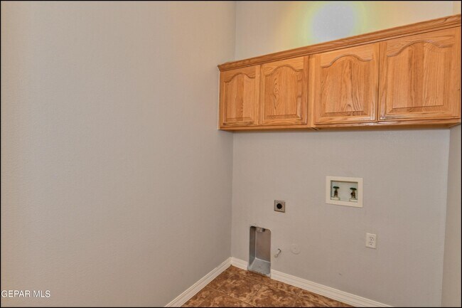 Building Photo - 11651 Dos Palmas Dr