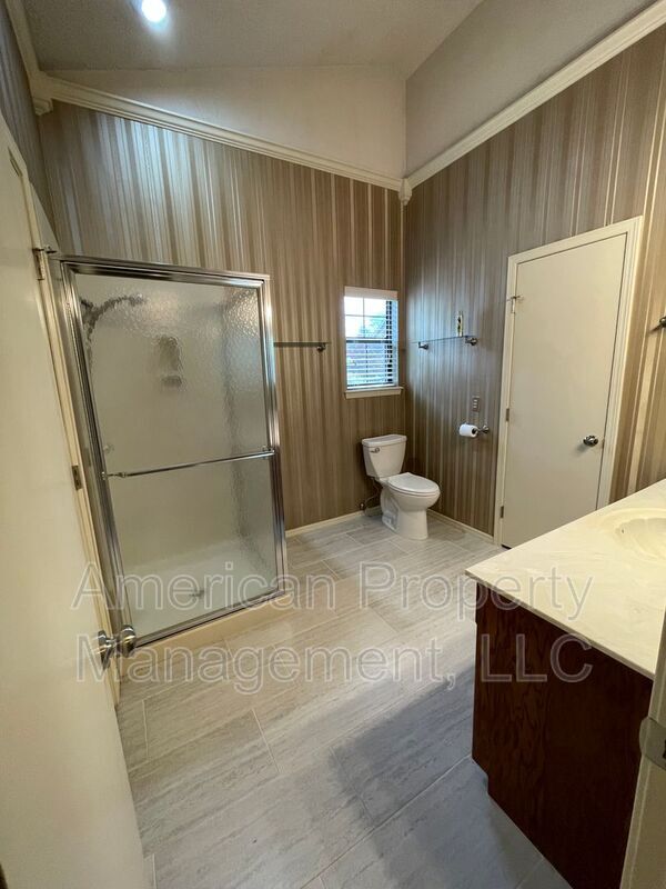 Building Photo - 8841 S Canton Pl