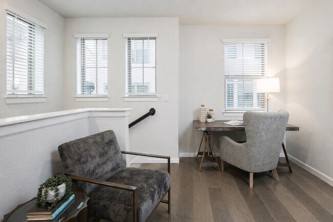 Building Photo - 1115 Manacor Ln