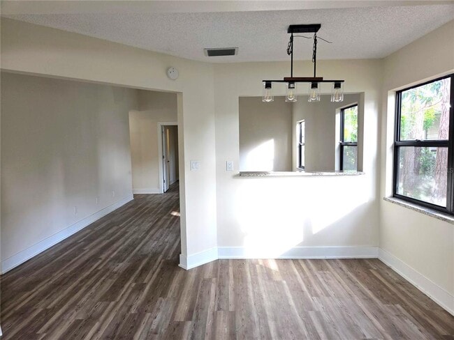 Building Photo - 1717 Needles Ln E