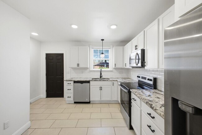 Building Photo - 415-417 S Huron Ave