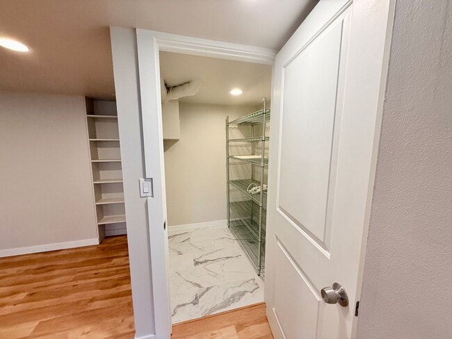 Building Photo - North Queen Anne Home