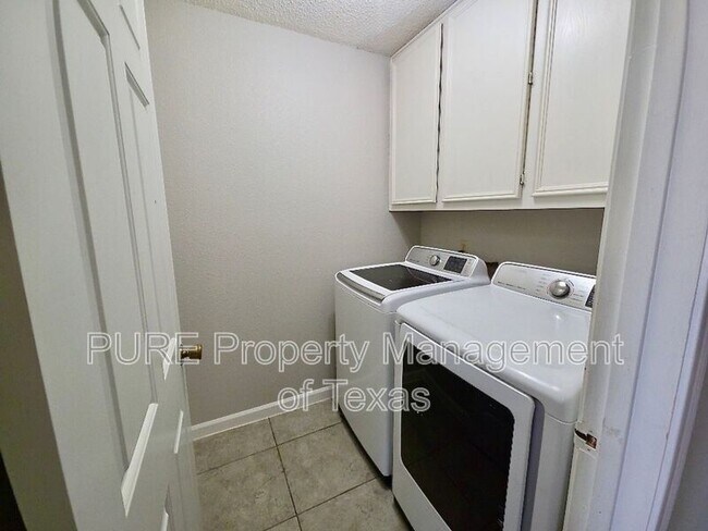 Building Photo - 1081 Private Rd 7023