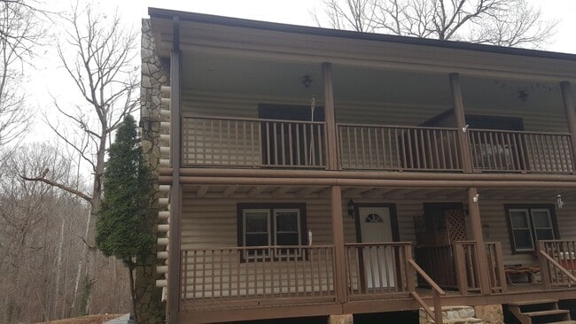 Building Photo - Duplex 2 bedroom 1 bath