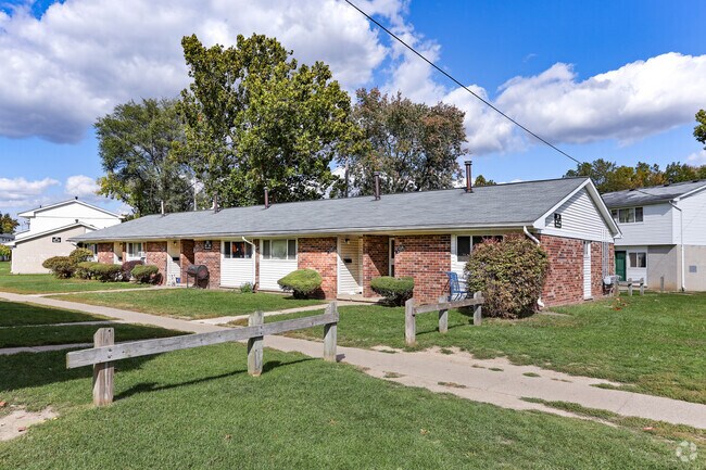 Evergreen-Regency Town Homes - Flint, MI | Apartment Finder