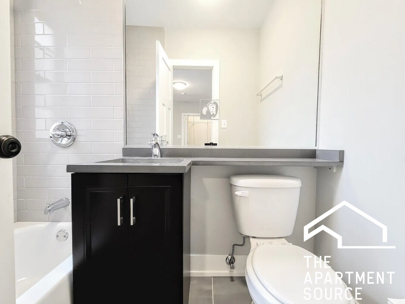 Building Photo - 437 W Belden Ave