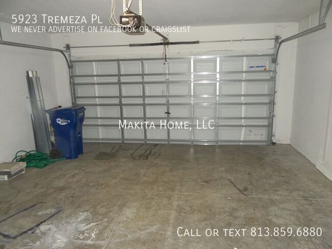 Building Photo - 5923 Tremeza Pl