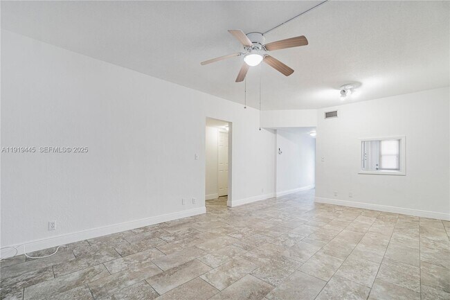 Building Photo - 5800 Margate Blvd