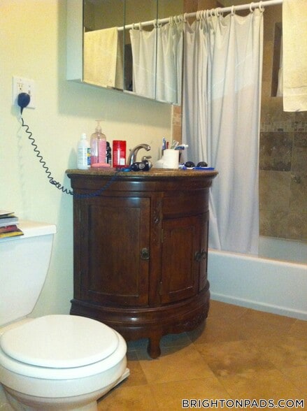 Building Photo - 65 Chiswick Rd