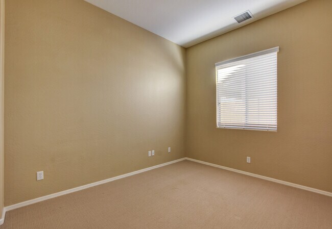 Building Photo - 3 bedroom, 2 bathroom home for Rent in Gra...