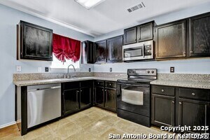 Building Photo - 1007 Cat Mesa