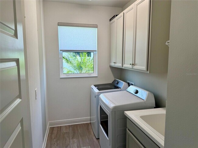 Building Photo - 1007 Waterline Ct