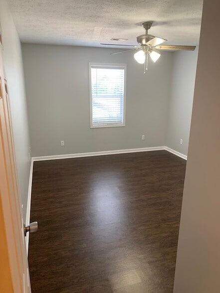 Building Photo - 214 Rystan Plz