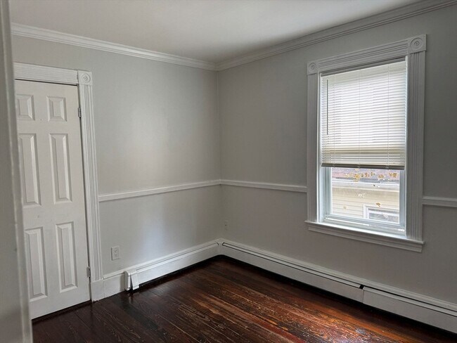 Building Photo - 89 Waldeck St