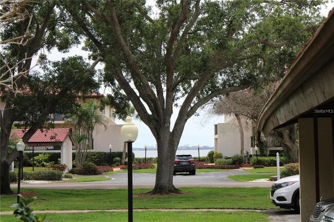 Building Photo - 6472 Seagull Dr