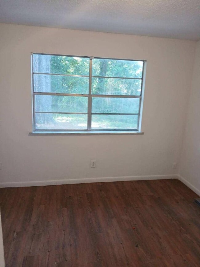 Building Photo - 287 SE Hanover Pl