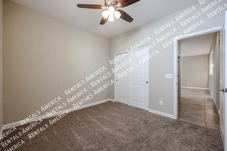 Building Photo - 7526 S 28th Pl