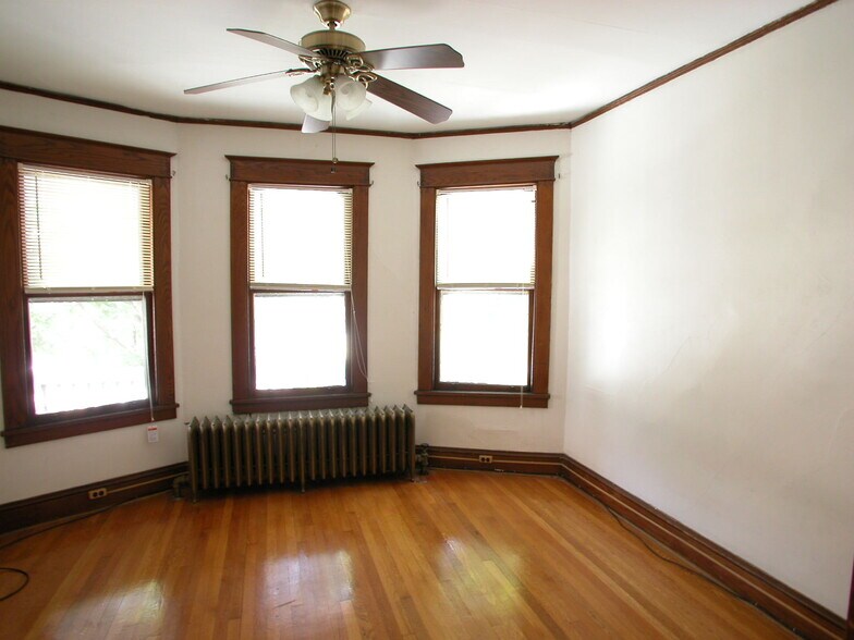 Building Photo - 614 Myrtle Ave