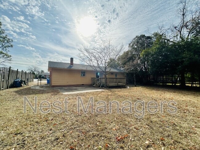 Building Photo - 3522 Thomas Dr