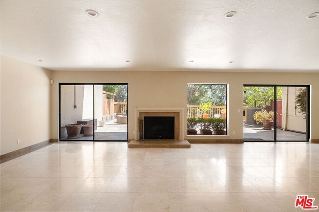 Building Photo - 2748 Bottlebrush Dr