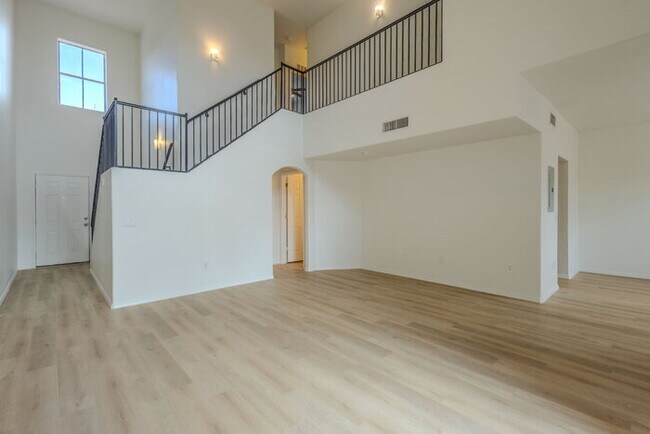 Building Photo - $500.00 MOVE-IN CREDIT TOWARDS FIRST MONTH RENT!!!!!!!! Beautiful Santa Rita Townhome in Sahuarita!!