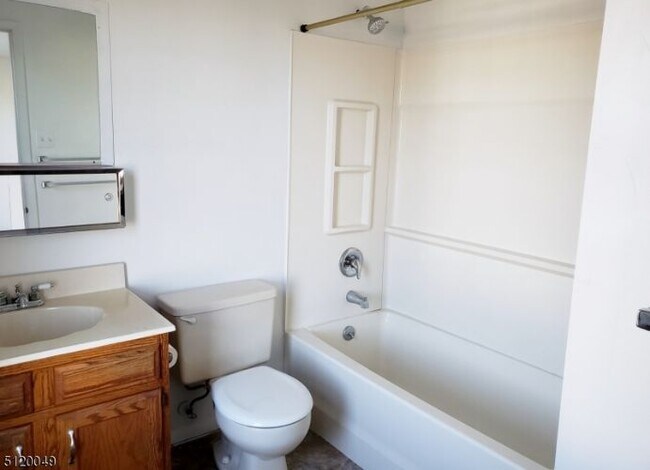 Building Photo - 53 Ben Franklin Dr