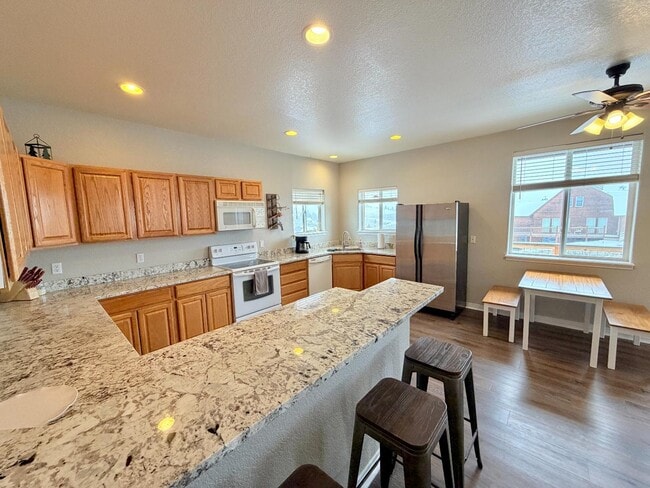 Building Photo - 104 Deer Trail Dr