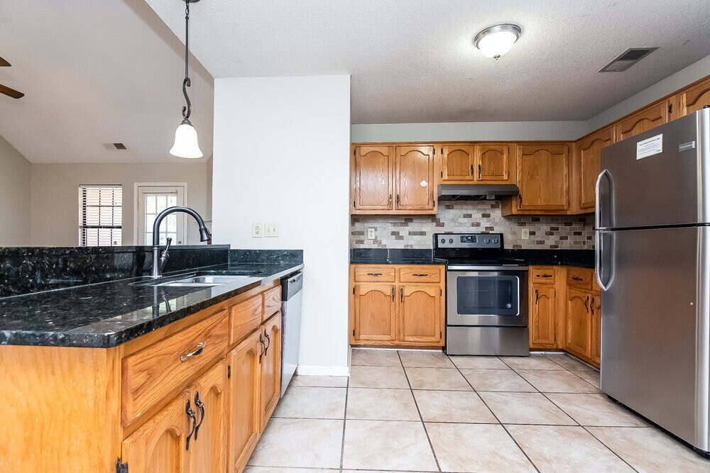 Building Photo - 10824 Ridgefield Dr