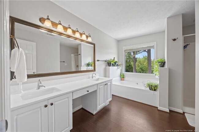 Building Photo - 3517 Gables Dr