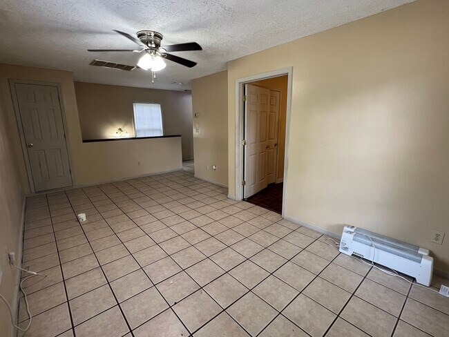 Building Photo - 2508 11th Ct