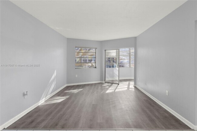 Building Photo - 18630 NE 18th Ave