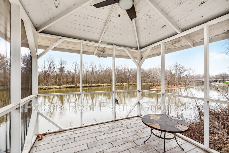 Building Photo - 2222 E 75th St