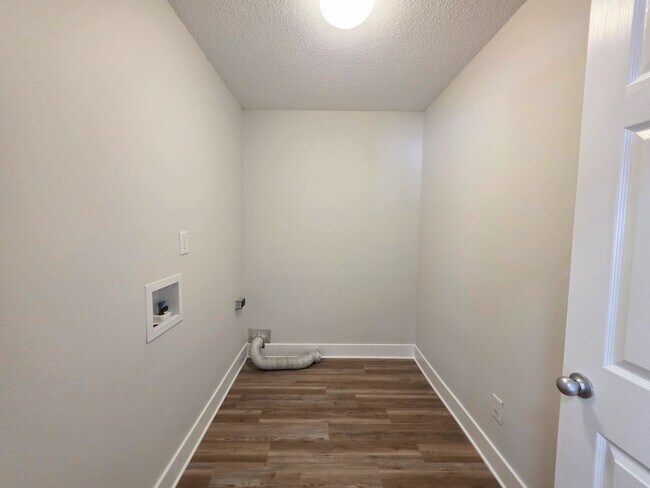 Building Photo - 5008 Orlando Ct