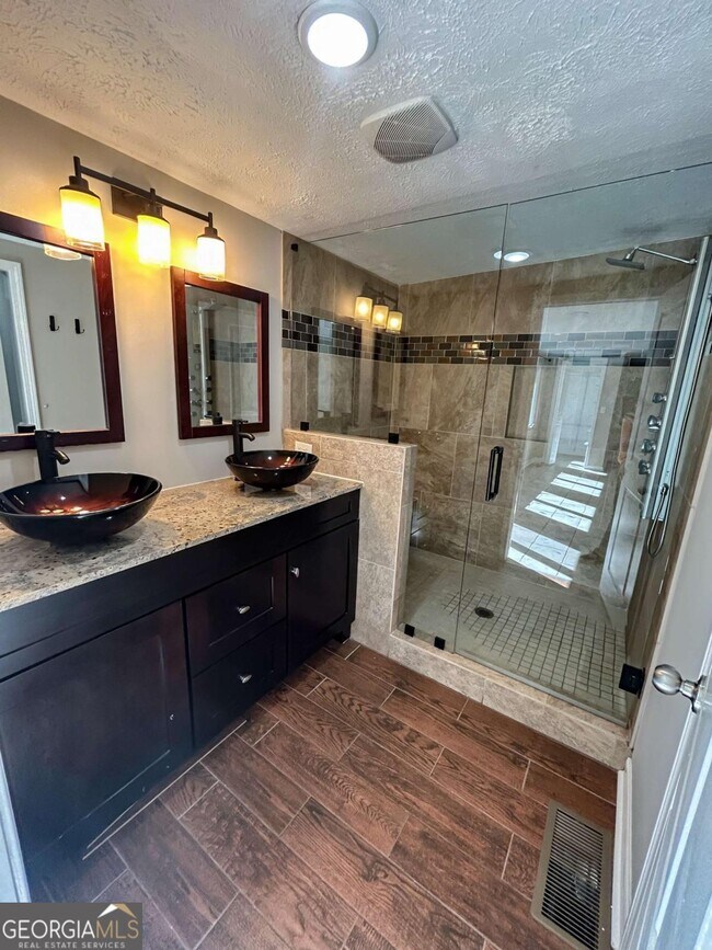 Building Photo - 2981 Lowrance Dr