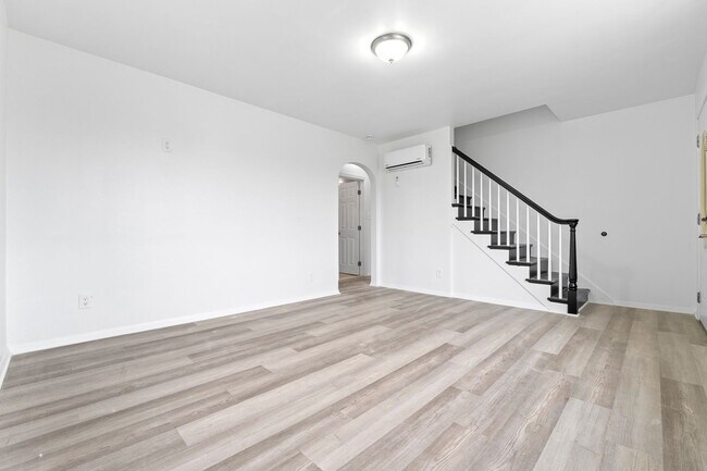 Building Photo - 813 N Kiowa St