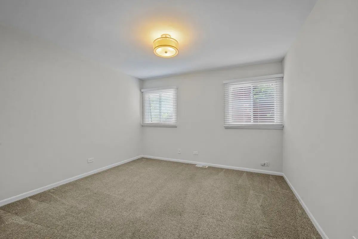 Building Photo - 2500 Green Bay Rd