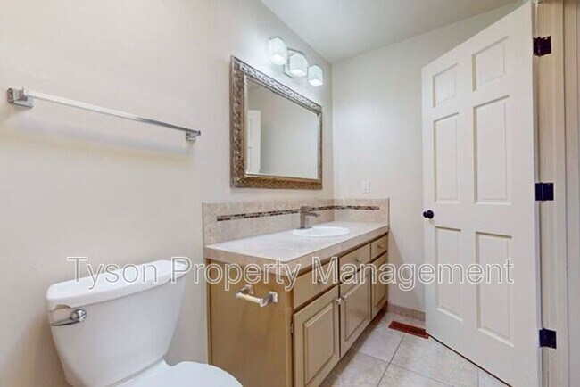Building Photo - 6208 Sabre Ct NW