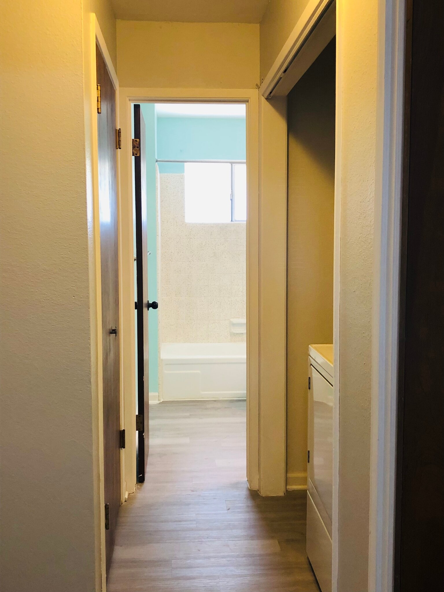 Bathroom entrance - 968 Cyndi Cir