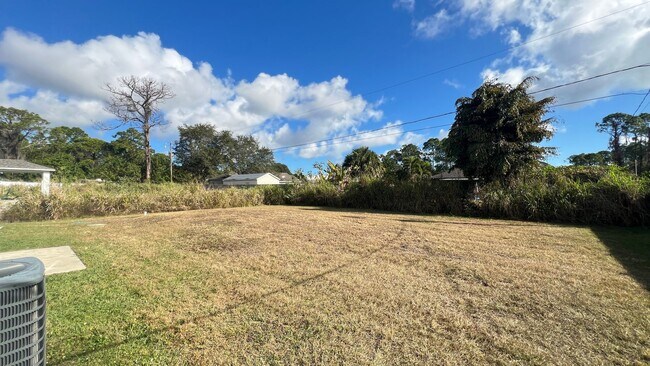 Building Photo - BEAUTIFUL 3 Bedroom, 2 Bathroom Home in Palm Bay!!
