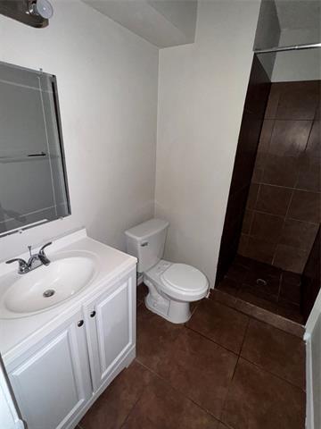 Building Photo - 1821 W Terrace Dr